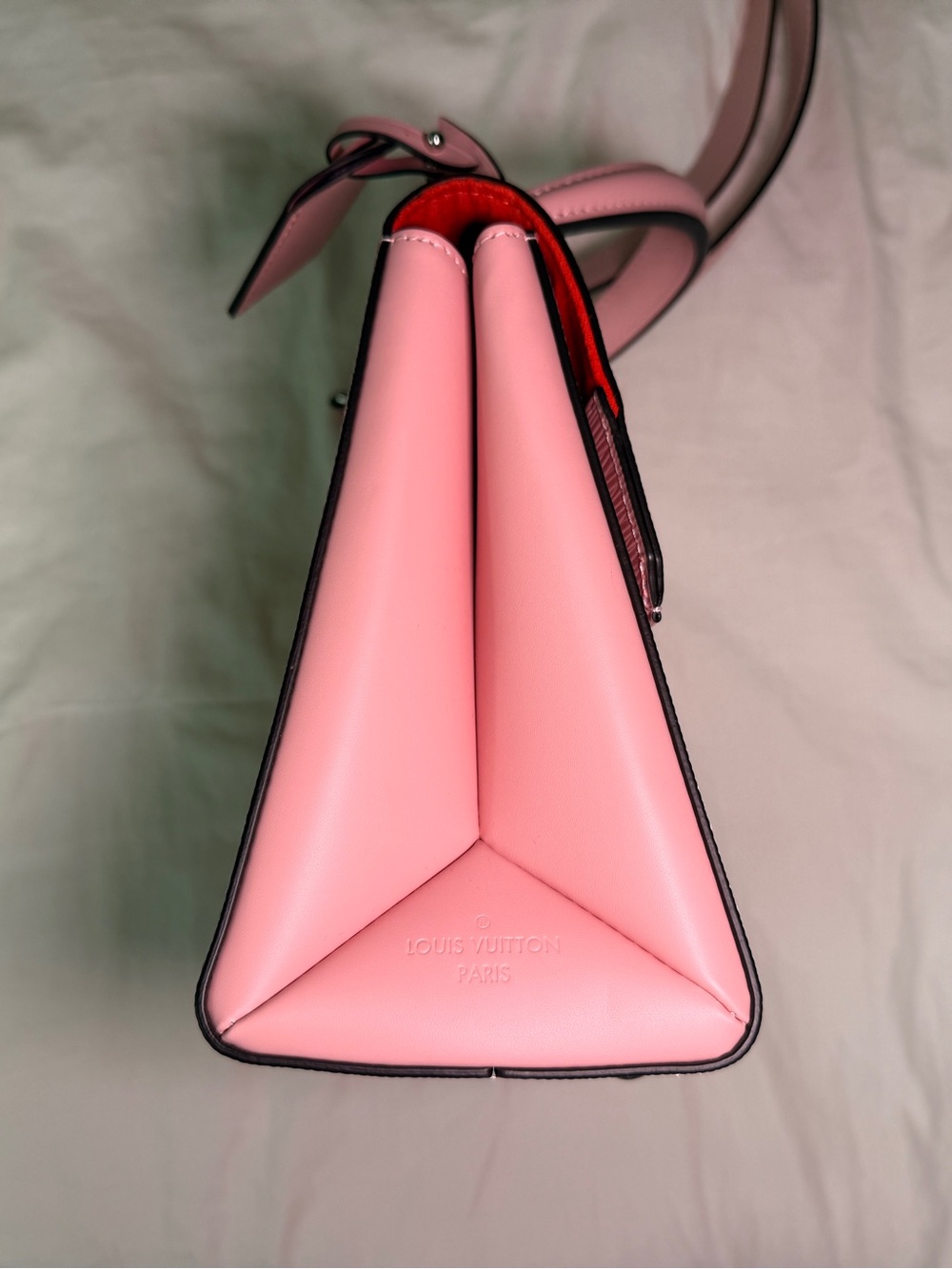 Louis Vuitton Grenelle PM in Rose Ballerine Epi Leather - Picture 4 of 16